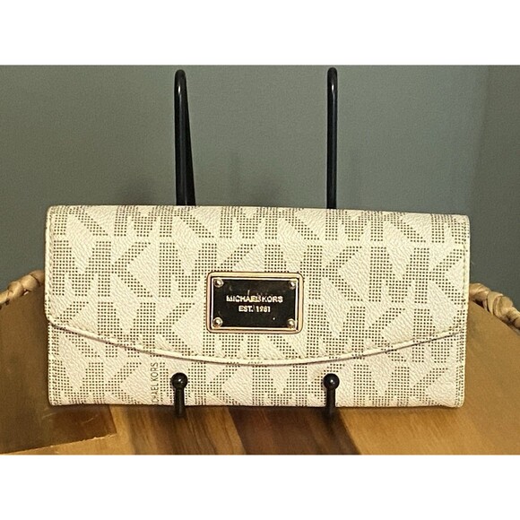 Michael Kors Mindy Carryall Leather Large Wallet (35T8GTZE3B) Vanilla Jetset - Picture 1 of 15